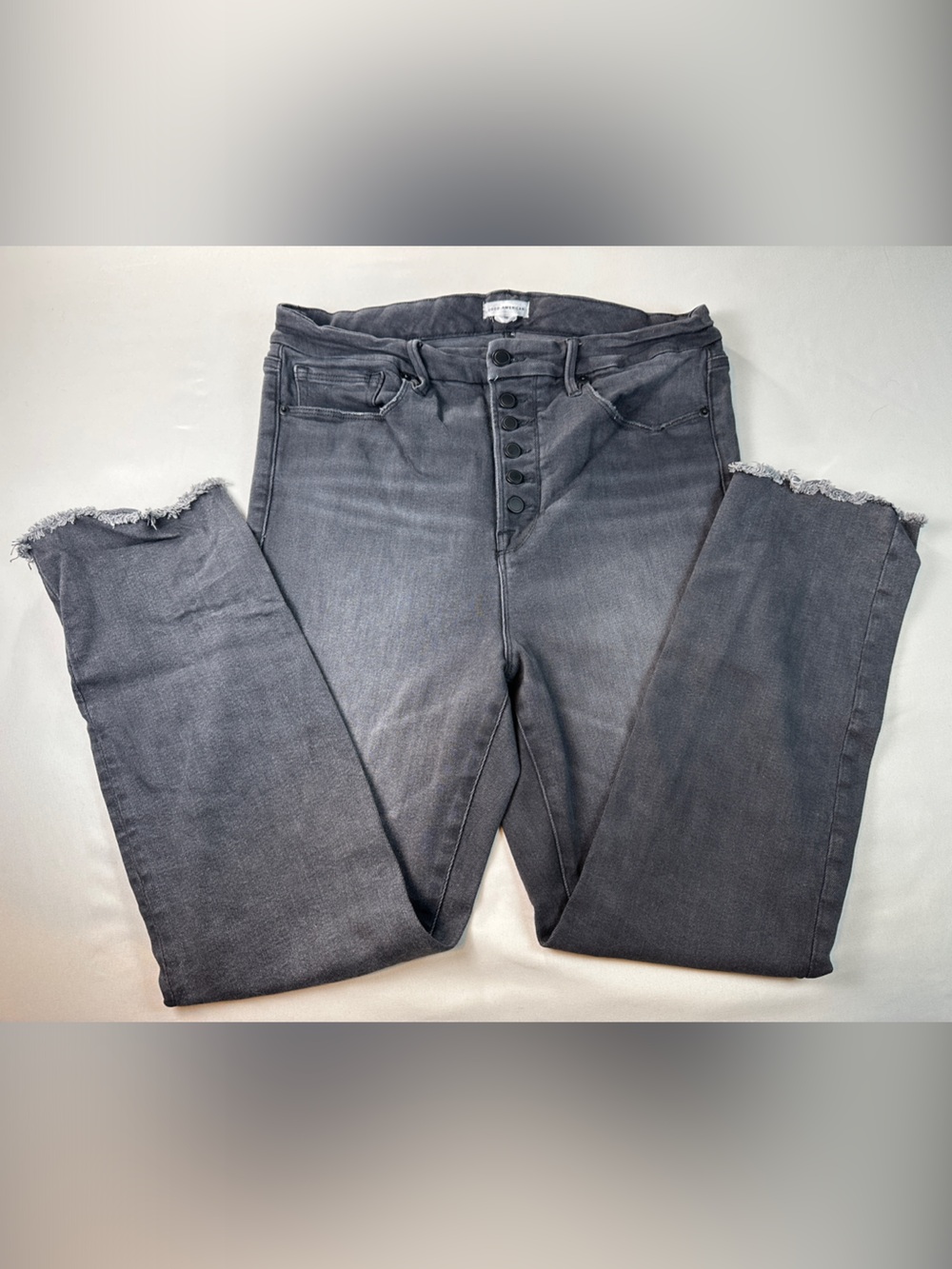 Good American Women’s Jeans Straight Button-Fly Charcoal Gray Black Raw Hem